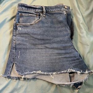 Abercrombie and Fitch. The 4in mom short, high rise